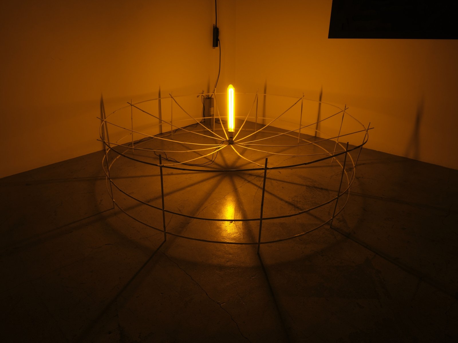 회송등回松燈 (나무) / Rotating the Pine (回松燈)